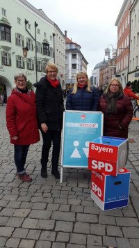 Susanne Zellner; Britta Proman, SPD-Landtagskandidatin Rosenheim Ost; Susanne Hilger; Angelika Graf, MdB a. D.