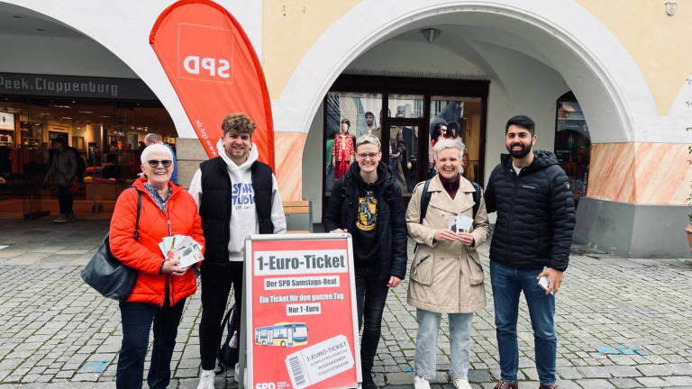Rosenheimer SPD verteilt 1-Euro-Tickets für einen kostenlosen Bussamstag